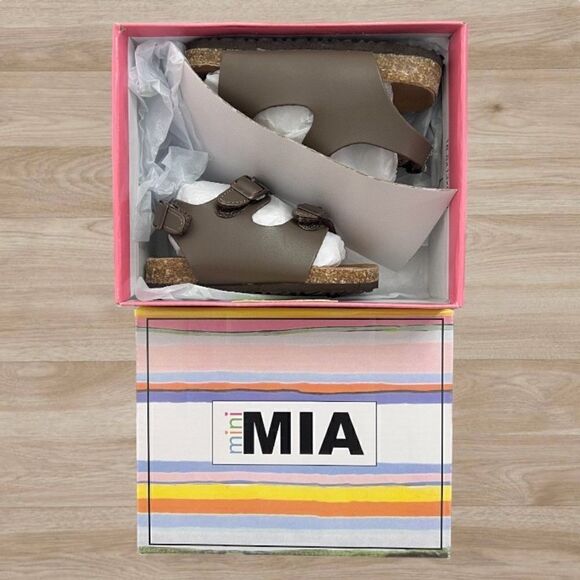 Mia Sandals Toddler Size 4 - Picture 7 of 8